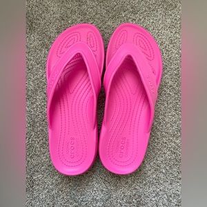 Crocs Flip Flops NWOT - Electric Pink